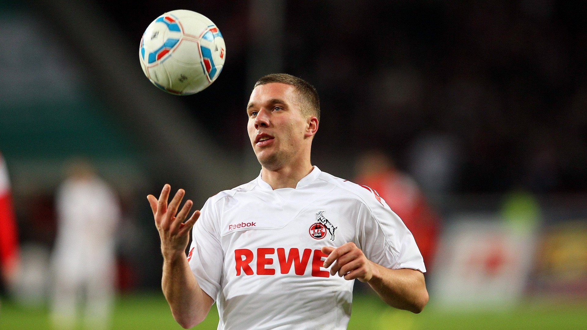 哈登连续十二场比赛得分超过连败，利物浦挑战极限！